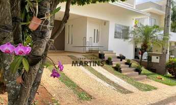 Imagem 2: Casa de condomínio sobrado para venda possui 275 metros quadrados com 3 quartos