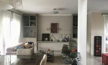 Imagem 5: Casa de condomínio sobrado para venda tem 550 metros quadrados com 4 quartos