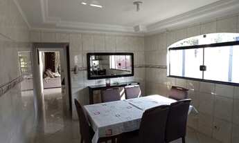 Imagem 3: Sobrado para venda possui 360 metros quadrados com 4 quartos