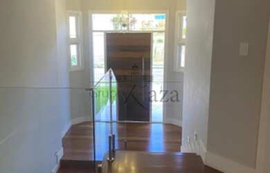 Imagem 6: Casa de condomínio sobrado para venda tem 420 metros quadrados com 4 quartos