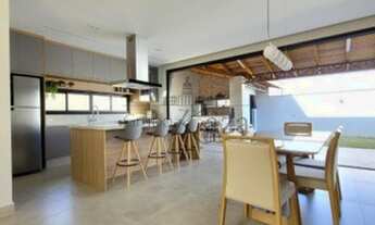 Imagem 5: Casa de condomínio sobrado para venda possui 220 metros quadrados com 3 quartos