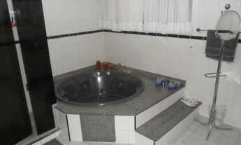 Imagem 7: Apartamento para venda possui 232 metros quadrados com 3 quartos em Gonzaga - Santos - SP