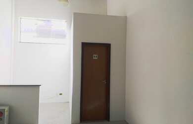 Imagem 7: Ótima Sala Comercial - 40m² com 5m de pé direito - a 50m da Raposo Tavares, km 25