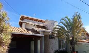 Imagem: Casa de condomínio térrea para venda possui