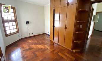 Imagem 4: Casa de condomínio para venda tem 466 metros quadrados com 5 quartos sendo 2 suítes