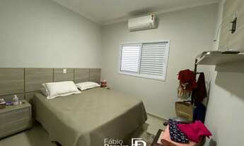 Imagem 2: Casa de condomínio térrea para venda tem 142 metros quadrados com 3 quartos