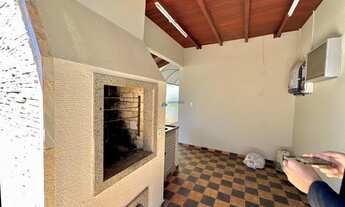 Imagem 2: Casa de condomínio térrea para aluguel tem 390 metros quadrados com 5 quartos