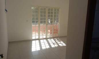 Imagem 3: Sobrado para aluguel tem 178 metros quadrados com 3 quartos