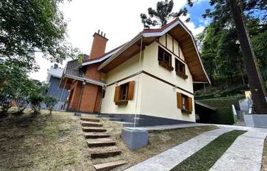 Imagem 3: Casa exclusiva em bairro nobre de Campos do Jordão