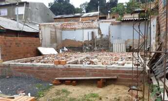 Imagem 4: Terreno na vargas 8x12 com telhas junto não é invasão