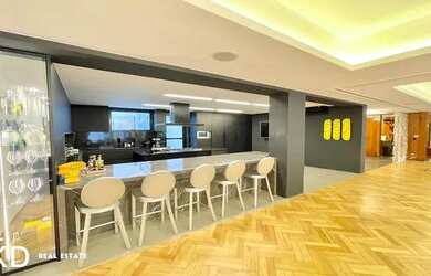 Imagem 7: Luxo na quadra da praia do Leblon