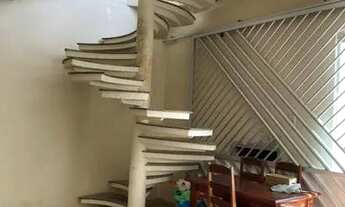 Imagem 3: VENDO LINDA CASA DE 4/4 SENDO 3 SUÍTES + ESCRITÓRIO + PISCINA, CONJUNTO FECHADO ORLANDO LO