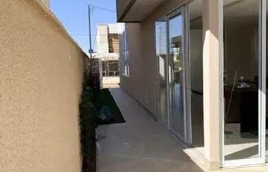 Imagem 2: Casa para Venda em Aparecida De Goiânia, Residencial Parqville Jacarandá, 3 dormitórios, 3