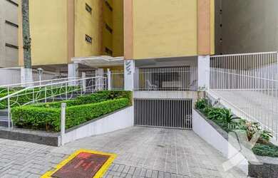 Imagem 2: Apartamento com 2 dormitórios para alugar, 47 m² por R$ 1.300/mês - Água Verde - Curitiba