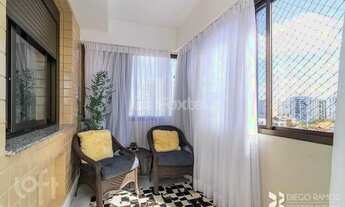 Imagem 7: Apartamento para venda tem 90 metros quadrados com 3 quartos em Passo da Areia - Porto Ale