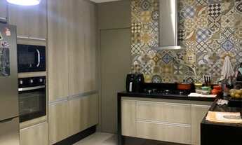 Imagem 11: Sobrado para venda possui 300 metros quadrados com 4 quartos em Jardim Quaresmeira II - Su