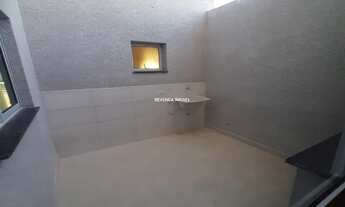 Imagem 4: Apartamento sem condomínio com 2 dormitórios sendo 1 suíte. Possui elevador, com 1 vaga de