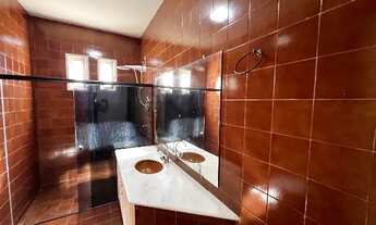 Imagem 4: Casa de esquina com 528 m2 de terreno coroa do meio