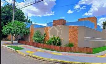 Imagem 3: AMPLA CASA TÉRREA COM 2 QUARTOS E PISCINA