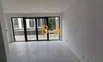 Imagem 2: Loja Comercial à Venda na Barra da Tijuca - Localização Privilegiada e Infraestrutura Comp