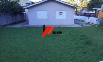 Imagem: Casa térrea de esquina com amplo terreno