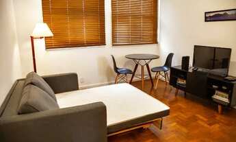 Imagem 3: Quarto e sala 45 m miolo do Leblon. Temporada,mobiliado, reformado.Silencioso, residencial