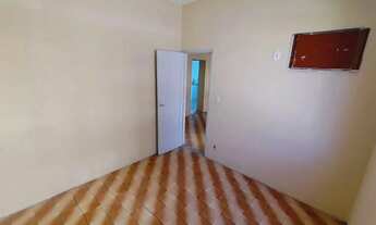 Imagem 6: Ótima Casa sobreposta c/ 2 qts, garagem, esquina com a Mena Barreto, Centro, Nilópolis