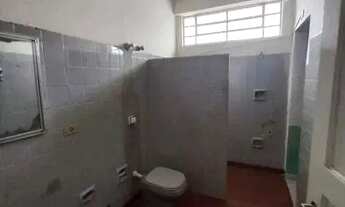 Imagem 6: Casa para alugar na Rua José Bonifácio 3 dormitórios, quintal com árvores frutíferas e 4