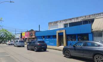 Imagem 7: Casa para aluguel e venda possui 557 metros quadrados com 4 quartos em Cordeiro - Recife