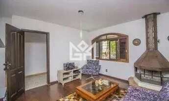 Imagem 4: Casa à venda em Porto Alegre (São João) 3 quartos, 4 vagas, despensa e churrasqueira