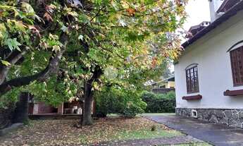 Imagem 2: Venda de casa no Bairro de Capivari, com 5 quartos (sendo 01 suite