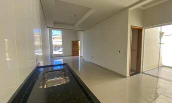 Imagem 3: Casa térrea em condomínio recém construída