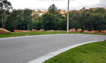 Imagem 2: Gramado - Terreno Padrão - Vale das Colinas