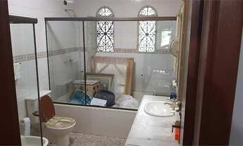 Imagem 5: Casa de condomínio para venda possui 481 metros quadrados com 4 quartos