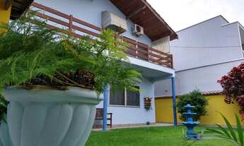 Imagem 2: Casa na praia com 275 m² de construção, com 3 quartos no Jardim Britânia - Caraguatatuba