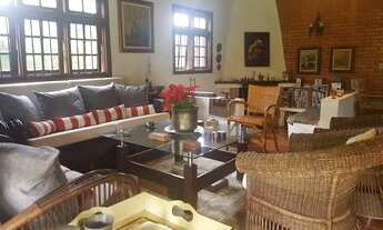 Imagem 7: Casa para venda tem 400 metros quadrados com 5 quartos