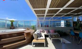 Imagem 7: Moderna cobertura decorada a venda em um dos cartões postais de Guarapari, a Prainha de Mu