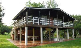 Imagem 5: A vida na Fazenda/Sítio/Chácara tem lazer piscina cavalgadas quadra de tênis muito verde e