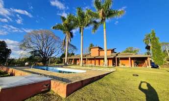 Imagem 2: Chácara maravilhosa com 02 casas, piscina, pomar, ótimo bairro, pertinho da cidade à venda