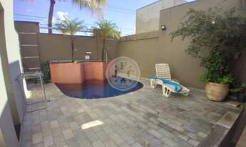 Imagem: Excelente sobrado residencial com 378m²