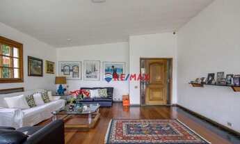 Imagem 3: Excelente Casa, 02 Suítes, 02 Vagas, Jardim Amplo, muito verde, Piscina, Churrasqueira e O