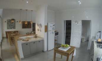 Imagem 5: Urbanova- Sobrado: 4 Dorms (4 Ste); 5 Banh; Coz planejada; Armários; Piscina; 4 Vagas