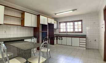 Imagem 4: Sobrado para venda possui 252 metros quadrados com 3 quartos em Jardim Estoril IV - Bauru