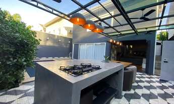 Imagem 6: Casa de condomínio sobrado para aluguel e venda possui 360 metros quadrados com 4 quartos