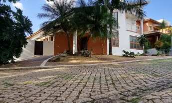 Imagem 4: Casa de condomínio para venda tem 330 metros quadrados com 5 quartos