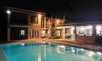 Imagem: Casa de luxo dentro de condomínio