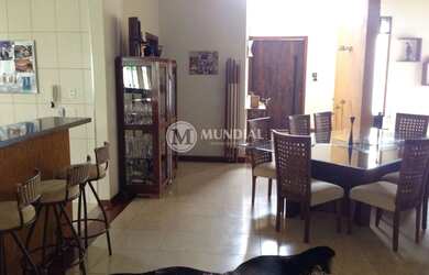 Imagem 4: EXCELENTE CASA Apartamento com 4 dormitórios