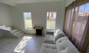 Imagem 3: IMPERDÍVEL!!! Super Desconto para venda imediata - Casa com 2 dormitórios a 450 metros da