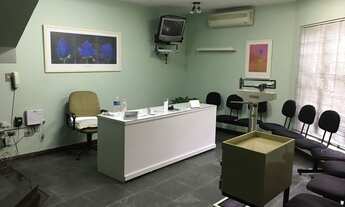 Imagem 6: Casa comercial no Centro de Guarulhos com 4 salas, recepção e estacionamento