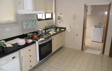 Imagem 2: Apartamento para venda possui 232 metros quadrados com 3 quartos em Gonzaga - Santos - SP